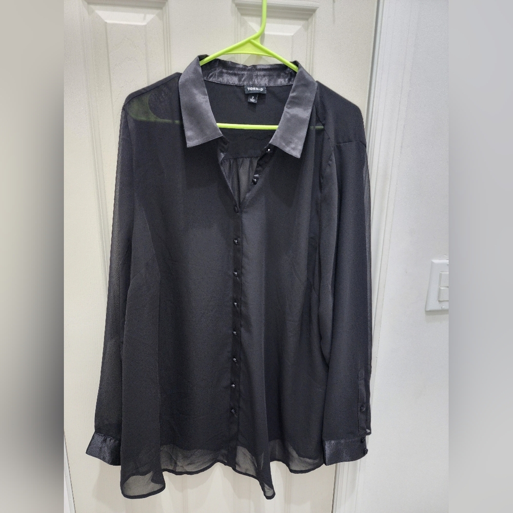 Torrid blouse, size 2,‎ black